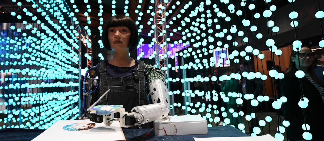 Doku ber knstliche Intelligenz: Der Code des Knstlers | ard.de